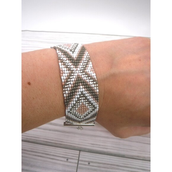 Loom Beaded Bracelet White & Gray - Picture 1 of 4